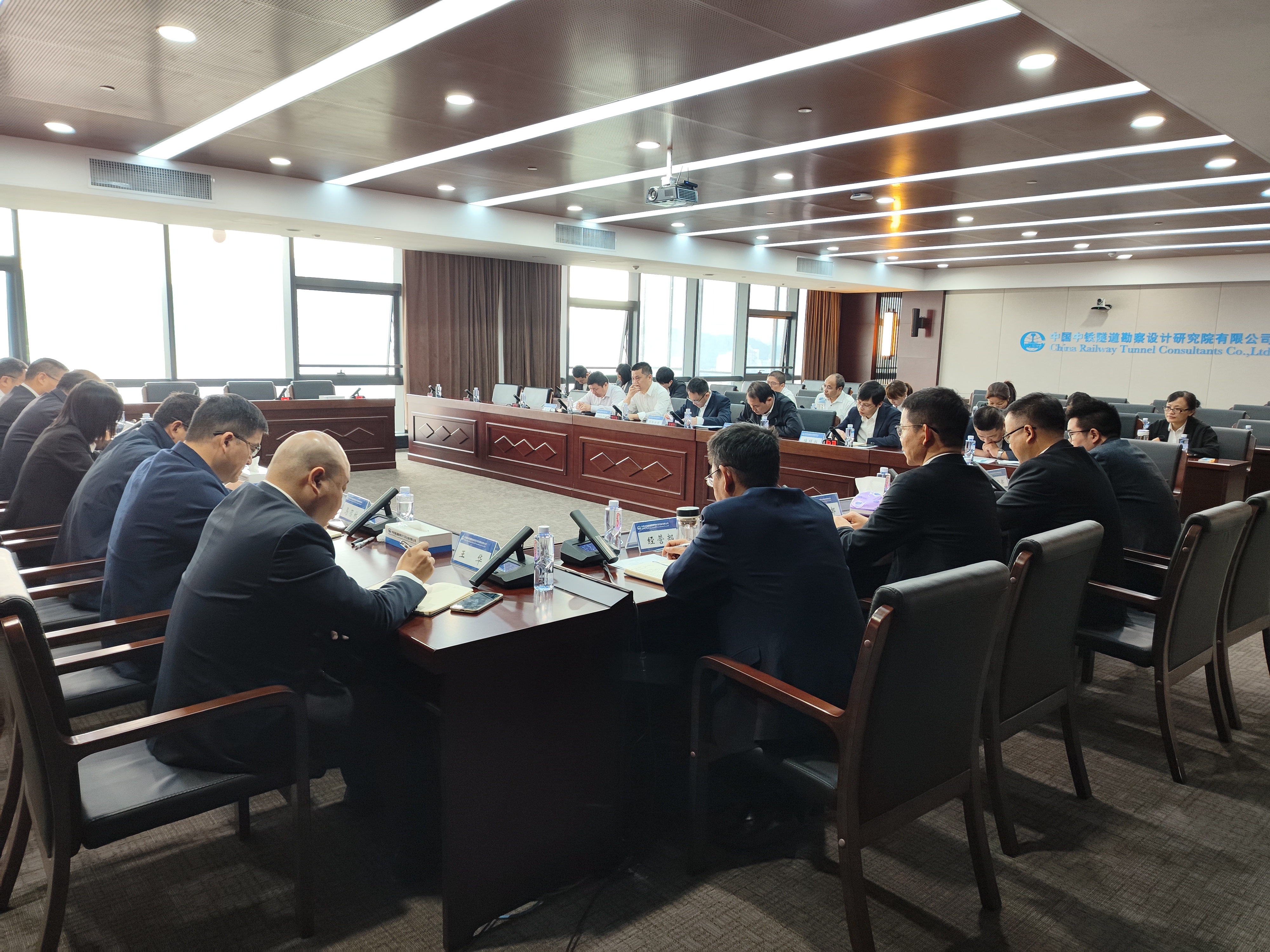 2.参会席.jpg